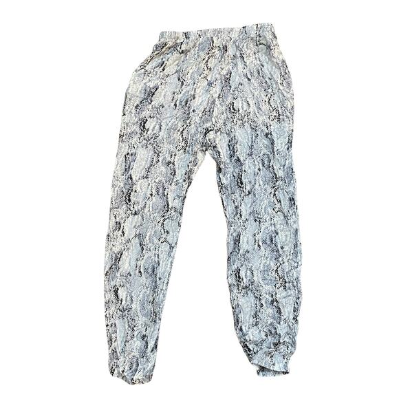 Olivaceous snake print flowy pants - Picture 3 of 4